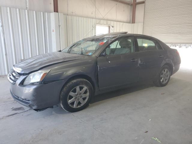 2005 TOYOTA AVALON XL, 