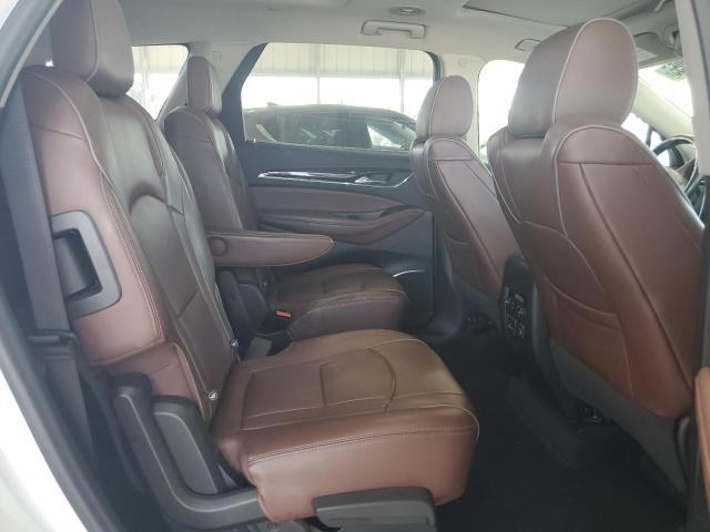 5GAEVCKW4JJ220216 - 2018 BUICK ENCLAVE AVENIR WHITE photo 11