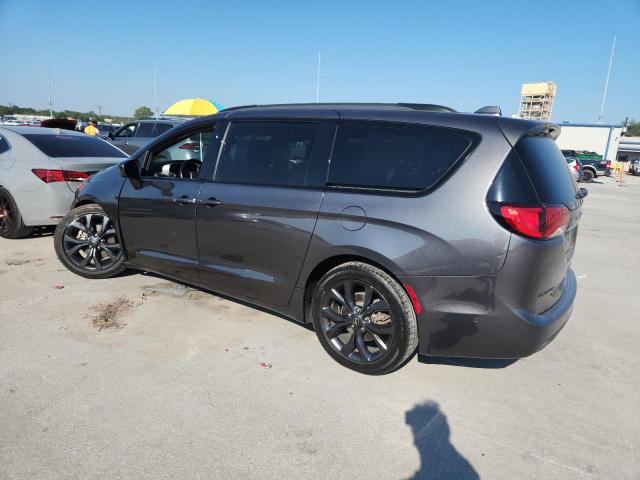 2C4RC1EG7JR288942 - 2018 CHRYSLER PACIFICA TOURING L PLUS GRAY photo 2