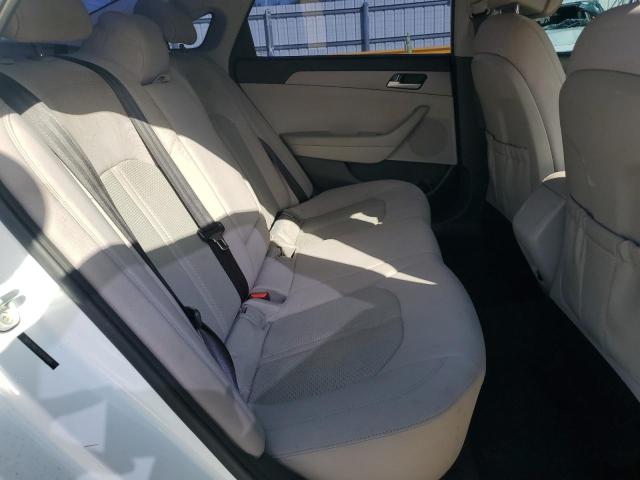 5NPE24AF2FH153565 - 2015 HYUNDAI SONATA SE WHITE photo 10