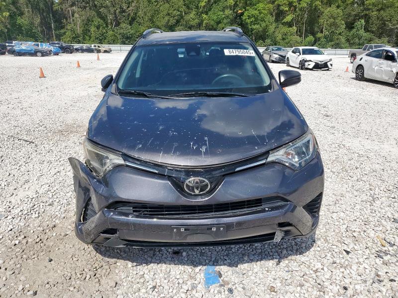 JTMZFREVXJJ175897 - 2018 TOYOTA RAV4 LE Графитовый фото 5