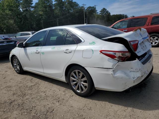 4T1BF1FK5GU597702 - 2016 TOYOTA CAMRY LE WHITE photo 2