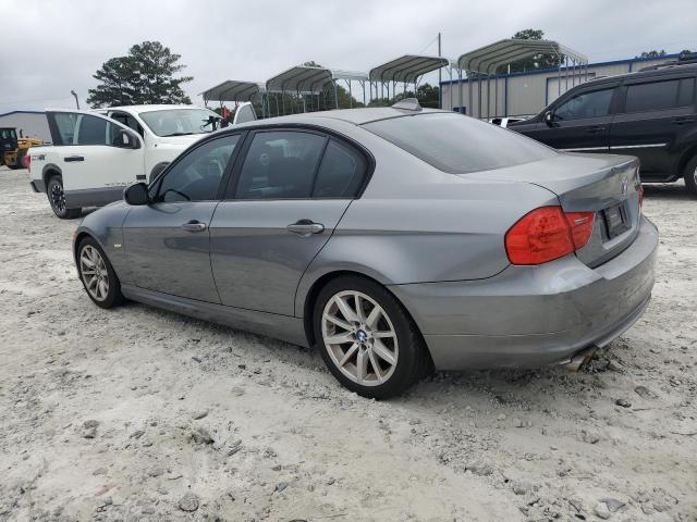 WBAPH73569A175056 - 2009 BMW 328 I GRAY photo 2