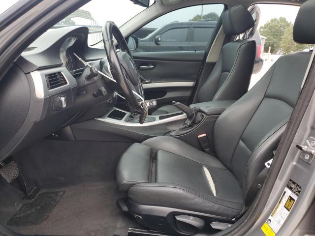 WBAPH73569A175056 - 2009 BMW 328 I GRAY photo 7