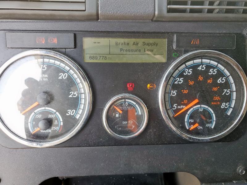 3AKJGHDV2JSJX1849 - 2018 FREIGHTLINER CASCADIA 1 Ақ фото 8