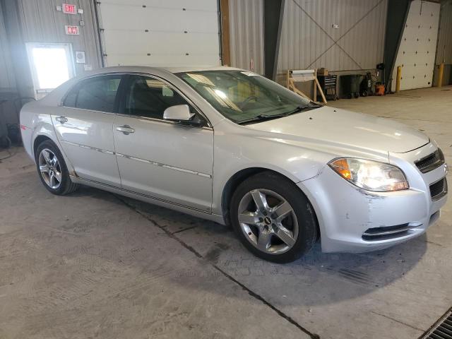 1G1ZC5EBXAF113872 - 2010 CHEVROLET MALIBU 1LT فضي صورة 4