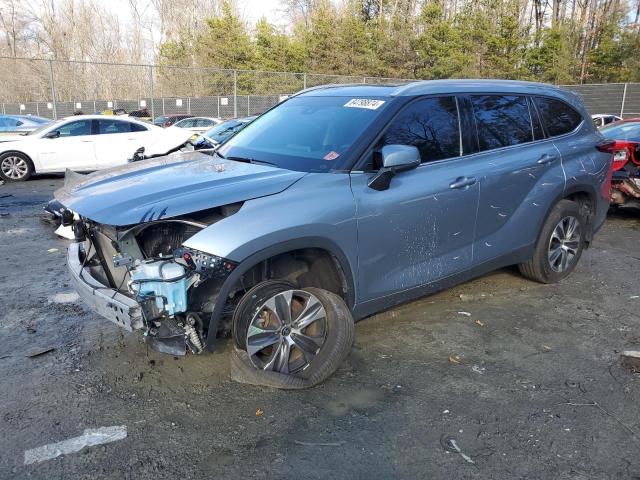 5TDGZRBH4NS246436 - 2022 TOYOTA HIGHLANDER XLE SILVER photo 1