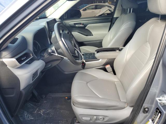 5TDGZRBH4NS246436 - 2022 TOYOTA HIGHLANDER XLE SILVER photo 7