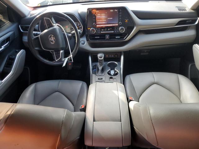 5TDGZRBH4NS246436 - 2022 TOYOTA HIGHLANDER XLE SILVER photo 8