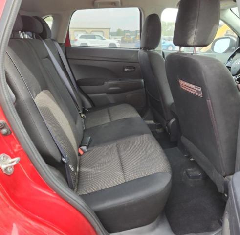 JA4AP3AUXGZ065196 - 2016 MITSUBISHI OUTLANDER ES RED photo 11