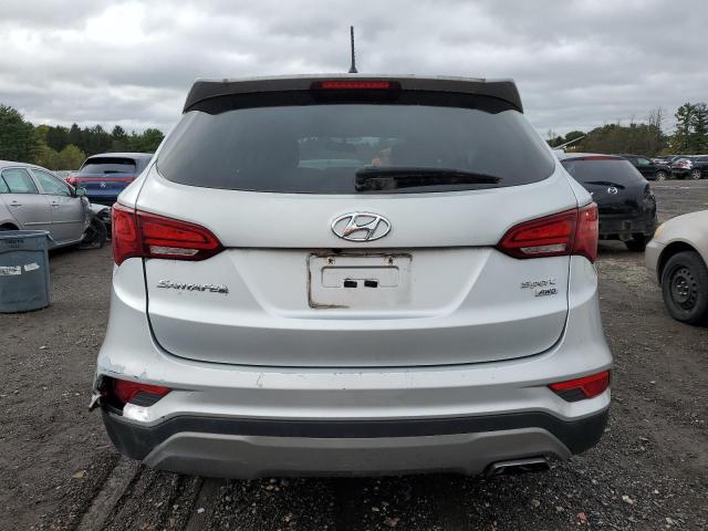 5XYZTDLBXJG539594 - 2018 HYUNDAI SANTA FE S Silber Foto 6