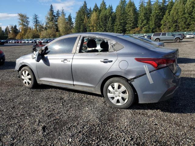 3KPC24A33JE014572 - 2018 HYUNDAI ACCENT SE SILVER photo 2