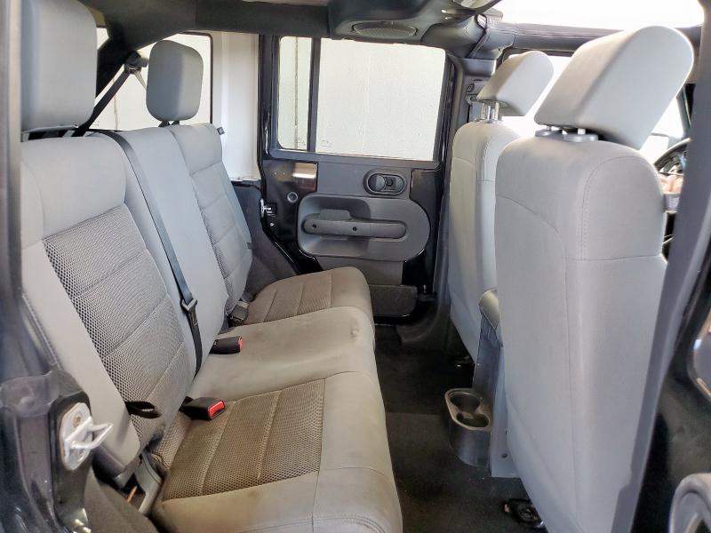 1J4GA59138L573998 - 2008 JEEP WRANGLER U SAHARA BLACK photo 10