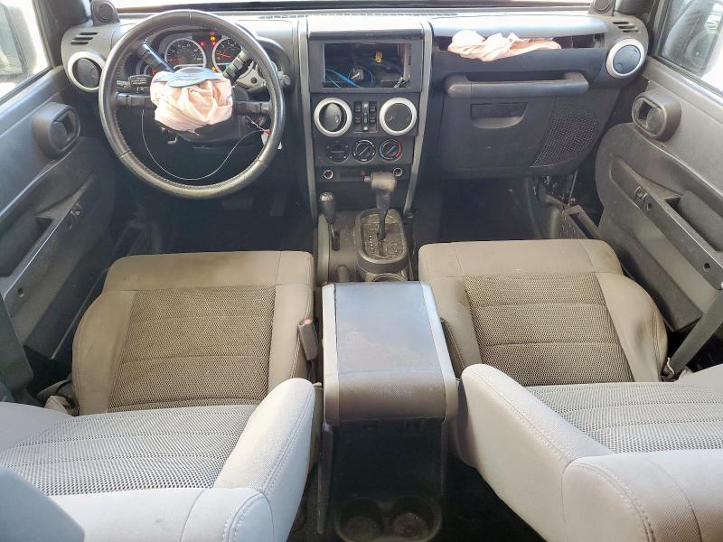 1J4GA59138L573998 - 2008 JEEP WRANGLER U SAHARA BLACK photo 8