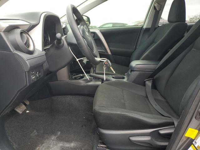 JTMZFREV3JD130587 - 2018 TOYOTA RAV4 LE ნაცრისფერი ფოტო 7