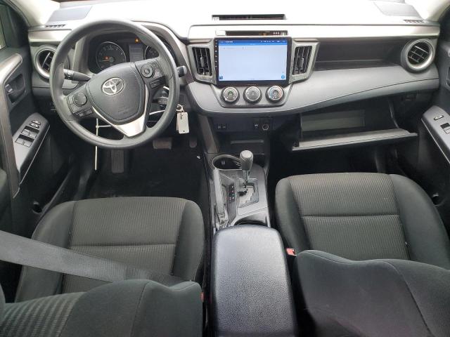 JTMZFREV3JD130587 - 2018 TOYOTA RAV4 LE ნაცრისფერი ფოტო 8