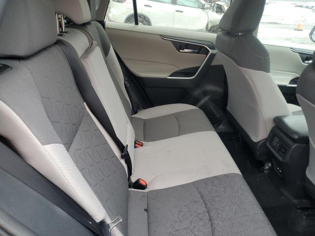 2T3W1RFV7MC162144 - 2021 TOYOTA RAV4 XLE Gümüş fotoğraf 10