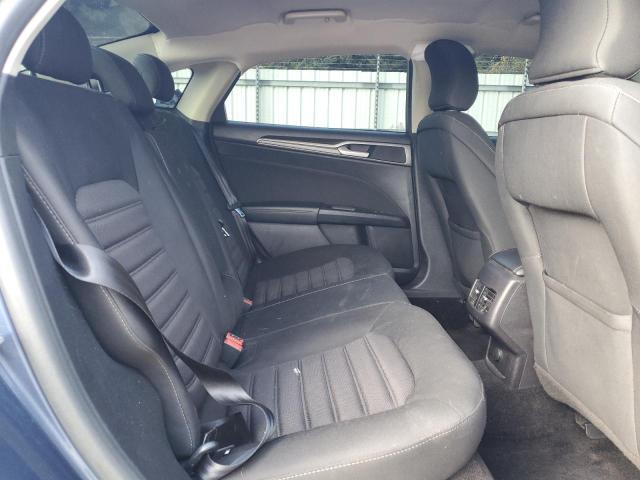 3FA6P0HD7JR222703 - 2018 FORD FUSION SE Blau Foto 10