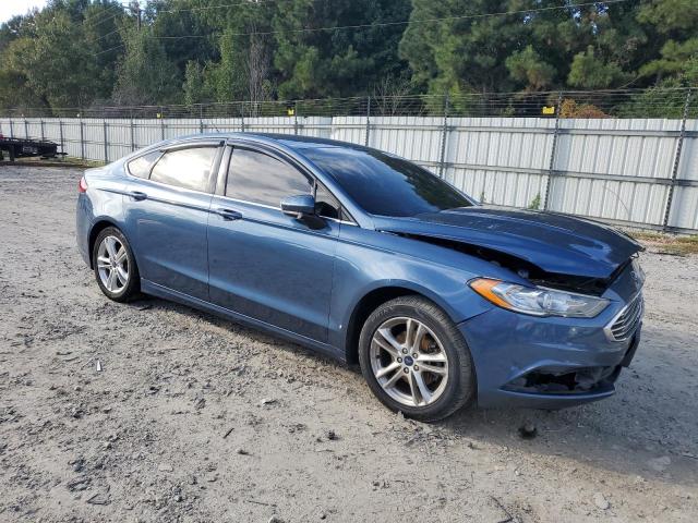3FA6P0HD7JR222703 - 2018 FORD FUSION SE Blau Foto 4