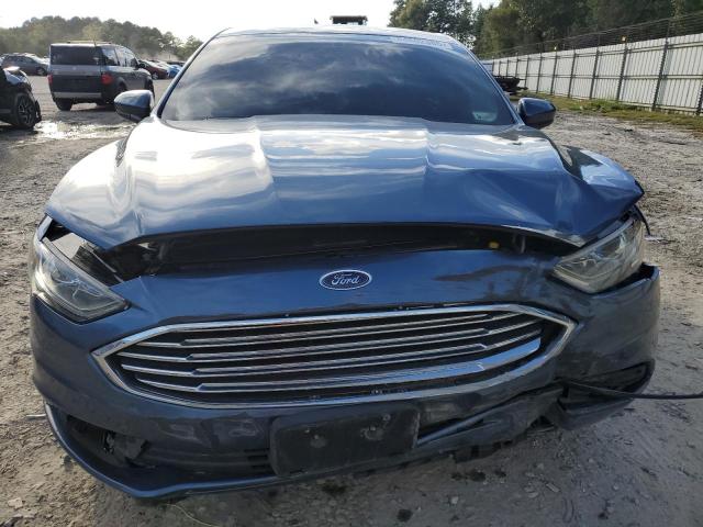3FA6P0HD7JR222703 - 2018 FORD FUSION SE Blau Foto 5