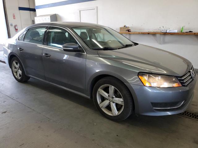 1VWBH7A33DC063291 - 2013 VOLKSWAGEN PASSAT SE GRAY photo 4