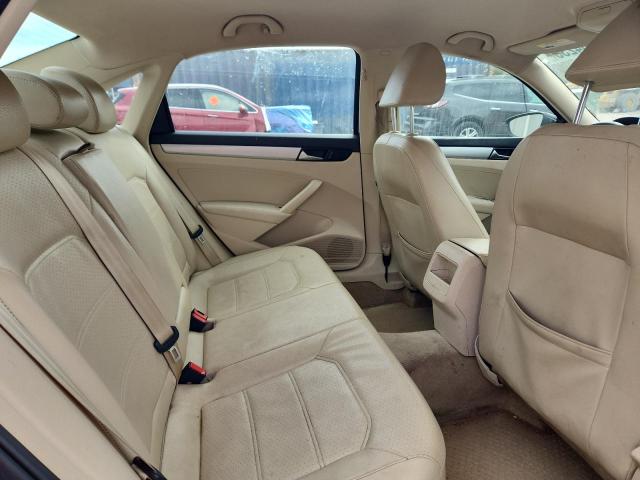 1VWBH7A32CC072370 - 2012 VOLKSWAGEN PASSAT SE BLACK photo 10