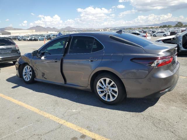 4T1C11AK2PU145586 - 2023 TOYOTA CAMRY LE GRAY photo 2