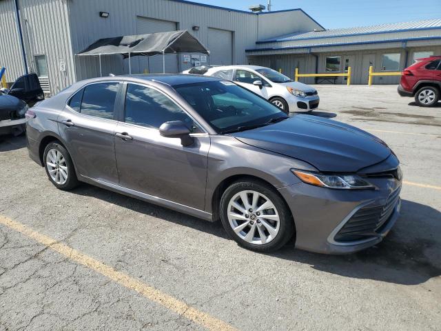 4T1C11AK2PU145586 - 2023 TOYOTA CAMRY LE GRAY photo 4