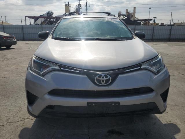 2T3ZFREVXGW246395 - 2016 TOYOTA RAV4 LE Gümüş foto 5