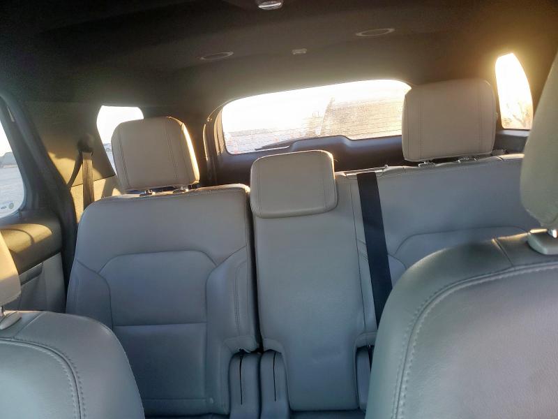 1FM5K7D82JGB88498 - 2018 FORD EXPLORER XLT 白色 照片 10