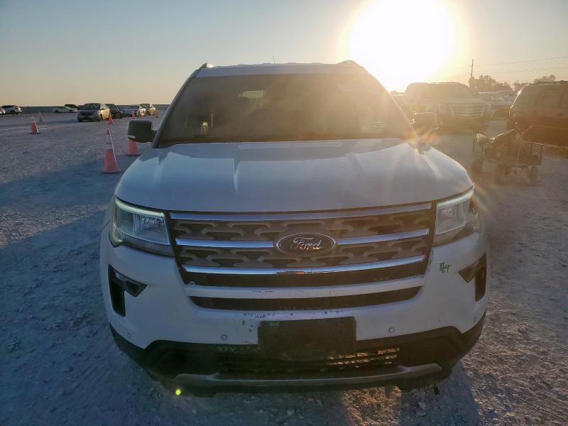 1FM5K7D82JGB88498 - 2018 FORD EXPLORER XLT 白色 照片 5