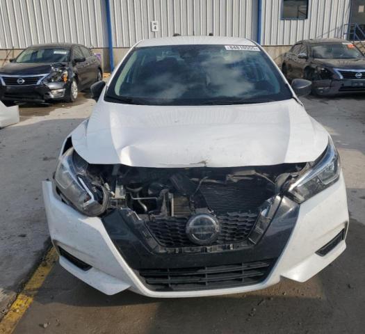 3N1CN8DV8ML807591 - 2021 NISSAN VERSA S WHITE photo 5
