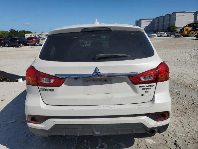 JA4AP4AU8KU013884 - 2019 MITSUBISHI OUTLANDER SE WHITE photo 6