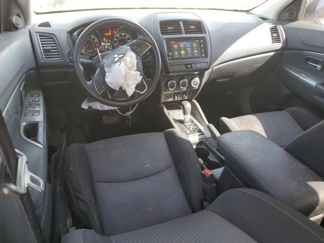 JA4AP4AU8KU013884 - 2019 MITSUBISHI OUTLANDER SE WHITE photo 8