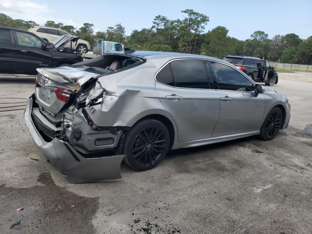 4T1K61AK9MU486797 - 2021 TOYOTA CAMRY XSE 银色 照片 3