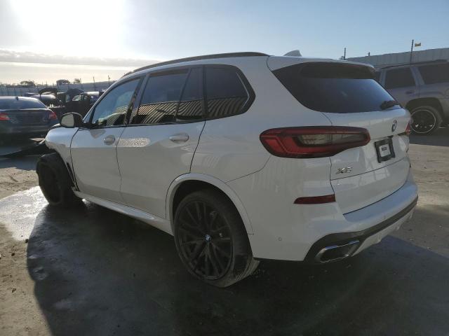 5UXCR6C52KLL60769 - 2019 BMW X5 XDRIVE40I WHITE photo 2