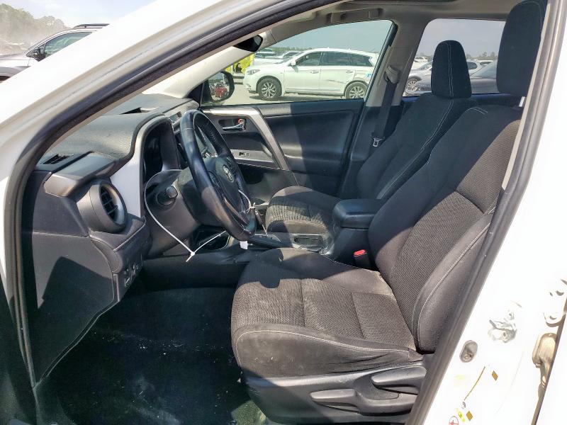 JTMWFREV6HD097372 - 2017 TOYOTA RAV4 XLE Weiß Foto 7