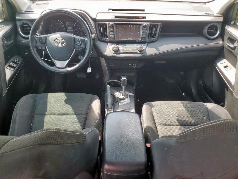 JTMWFREV6HD097372 - 2017 TOYOTA RAV4 XLE Weiß Foto 8