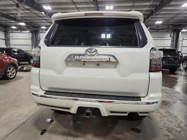 JTEBU5JR8F5234210 - 2015 TOYOTA 4RUNNER SR5/SR5 PREMIUM Weiß Foto 6