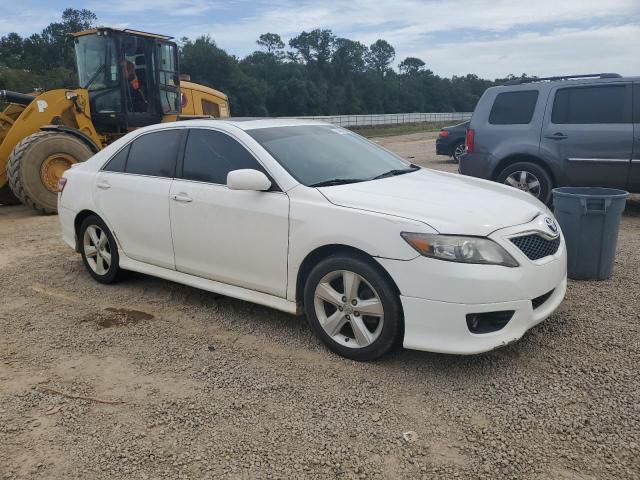 4T1BF3EK2BU752664 - 2011 TOYOTA CAMRY BASE WHITE photo 4