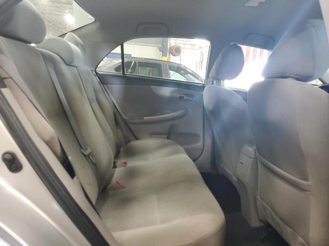 5YFBU4EE7DP079641 - 2013 TOYOTA COROLLA BASE 银色 照片 10