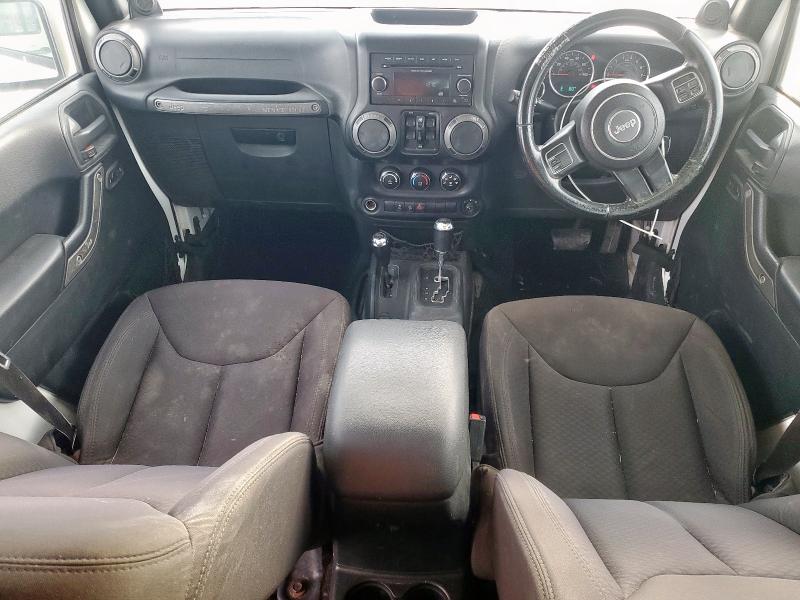 1C4BJWKG4DL635097 - 2013 JEEP WRANGLER U SPORT Biały zdjęcie 8