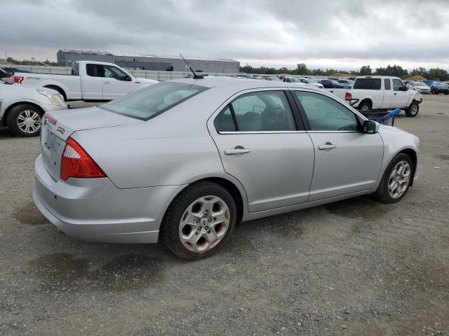 3FAHP0HA8AR327930 - 2010 FORD FUSION SE SILVER photo 3