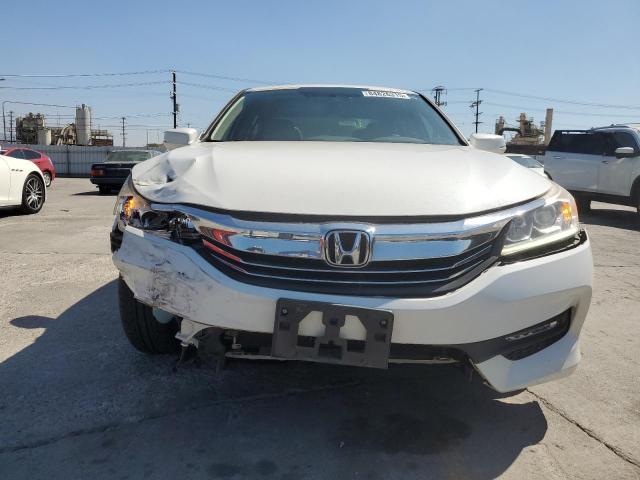 1HGCR2F71GA100858 - 2016 HONDA ACCORD EX أبيض صورة 5