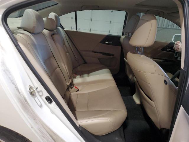 1HGCR3F95HA022982 - 2017 HONDA ACCORD TOURING WHITE photo 10
