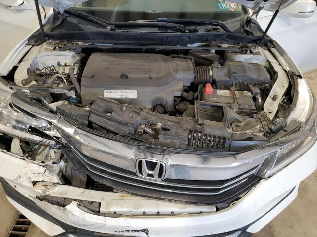 1HGCR3F95HA022982 - 2017 HONDA ACCORD TOURING WHITE photo 11