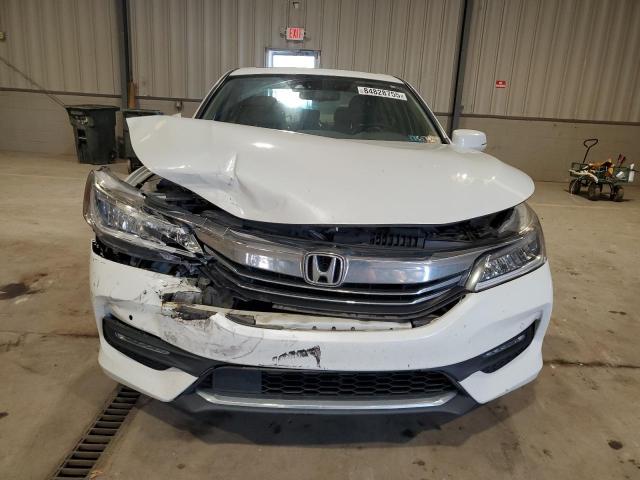 1HGCR3F95HA022982 - 2017 HONDA ACCORD TOURING WHITE photo 5