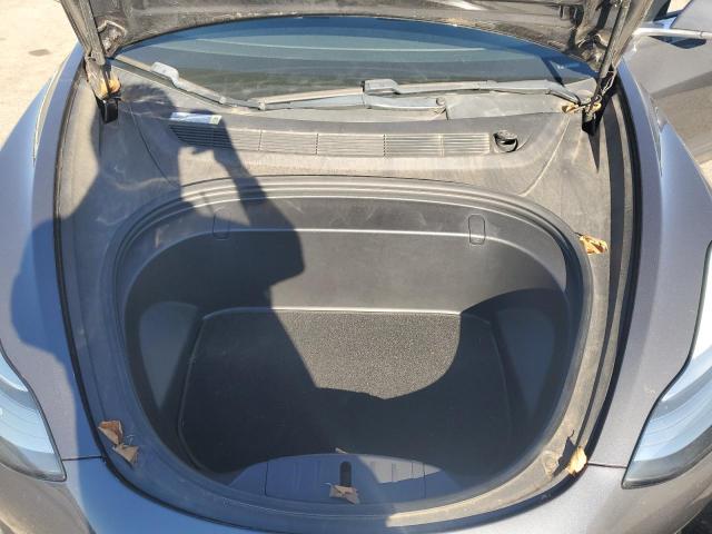 5YJ3E1EB6JF076999 - 2018 TESLA MODEL 3 Сірий фото 11