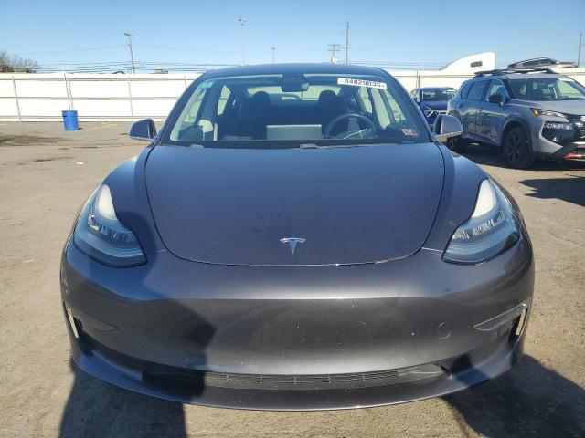 5YJ3E1EB6JF076999 - 2018 TESLA MODEL 3 Сірий фото 5