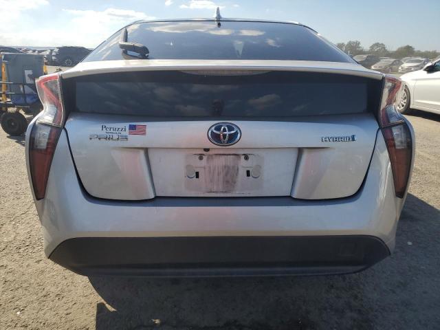 JTDKARFU8H3033536 - 2017 TOYOTA PRIUS SILVER photo 6